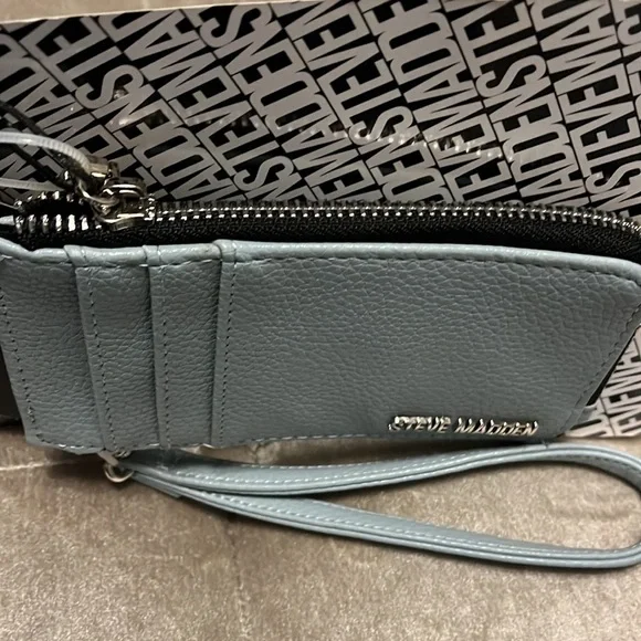 Steve Madden light blue zip around card case wristlet, new - Picture 2 of 6